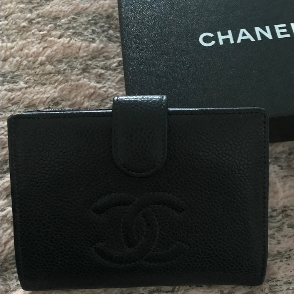 Chanel coco mark caviar skin small wallet